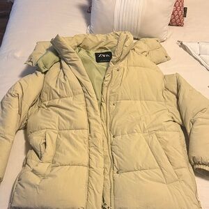 Zara Women's Beige Puffer Coat